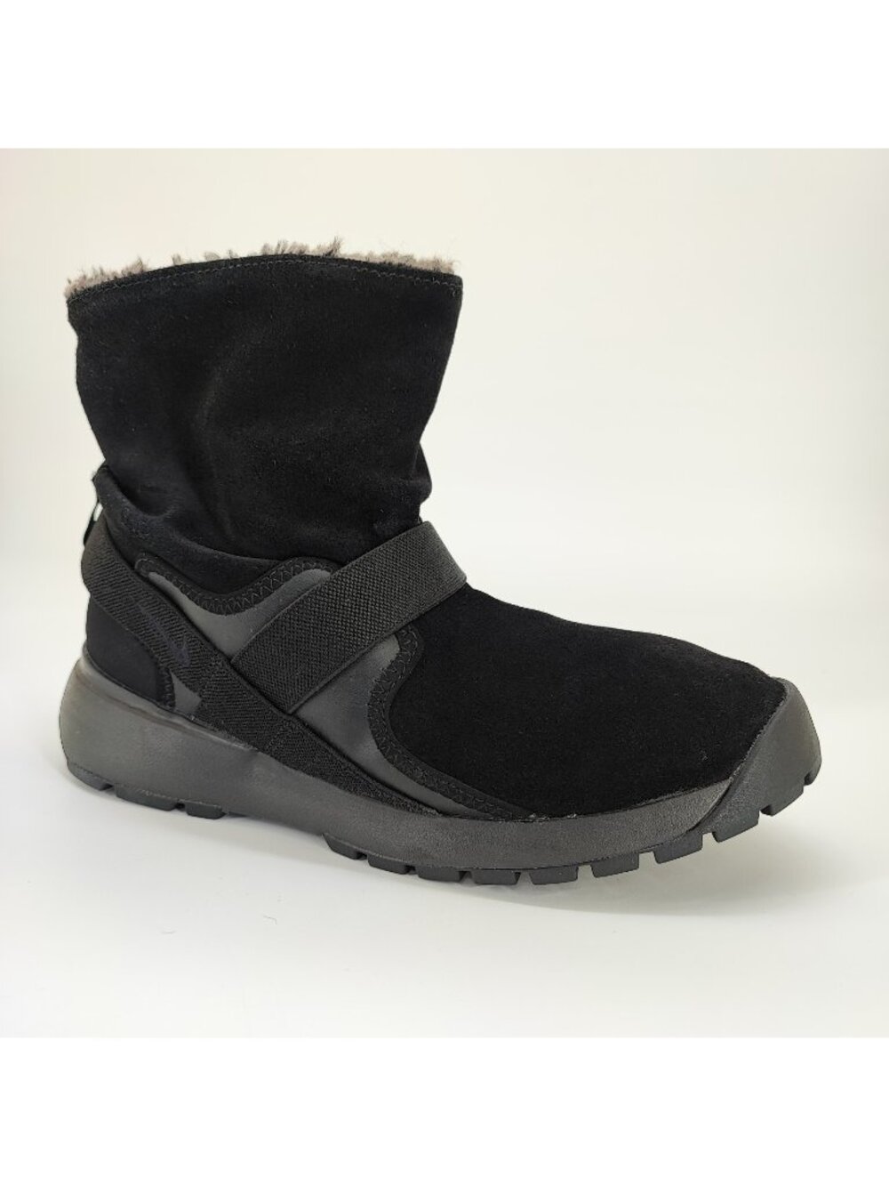 Nike Golkana Boot Women's Size 8.5 US Black Suede Winter Boots 862513-004